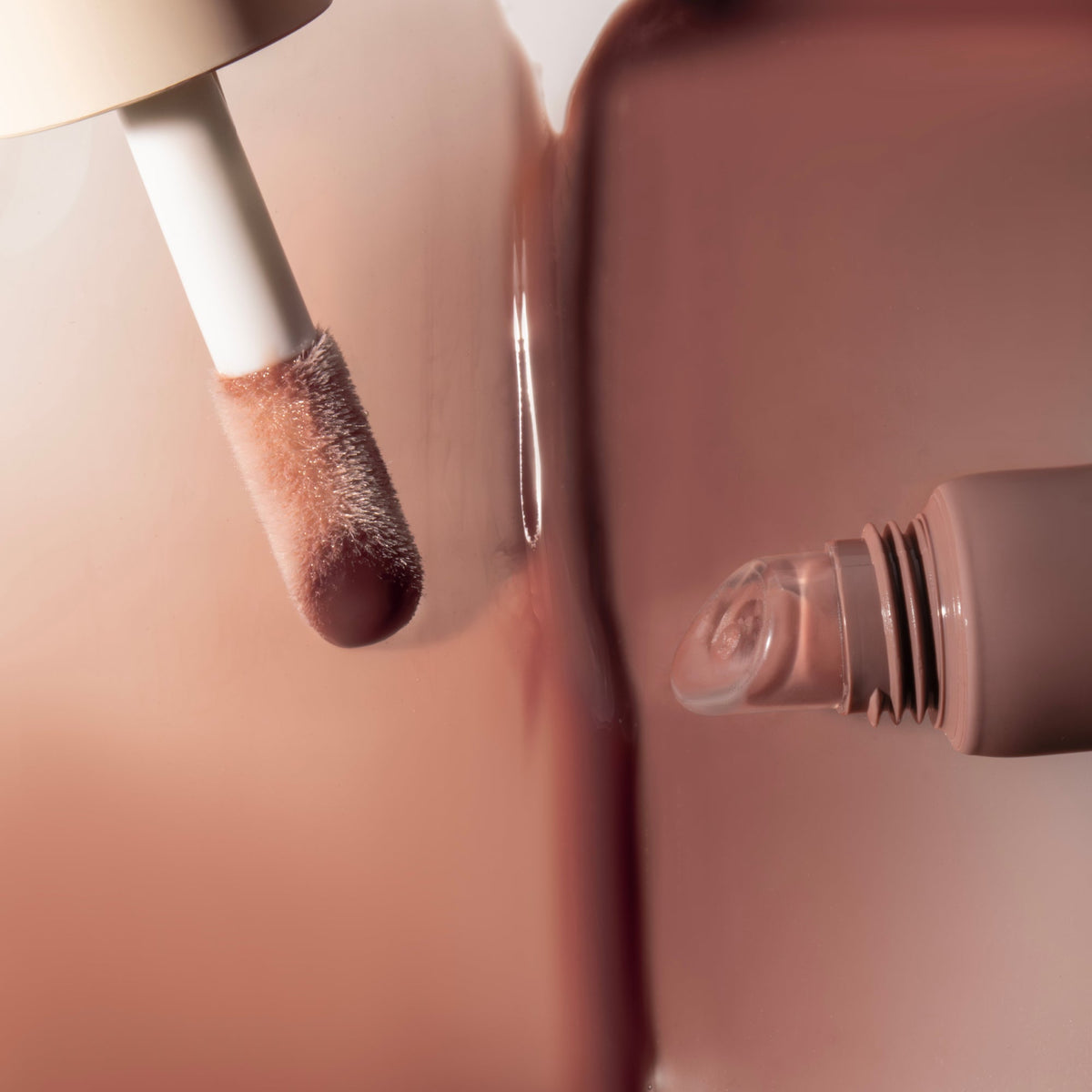 dream-lip-oil-warm-beige-h7 PDP_DLO-WarmBeige-3.jpg