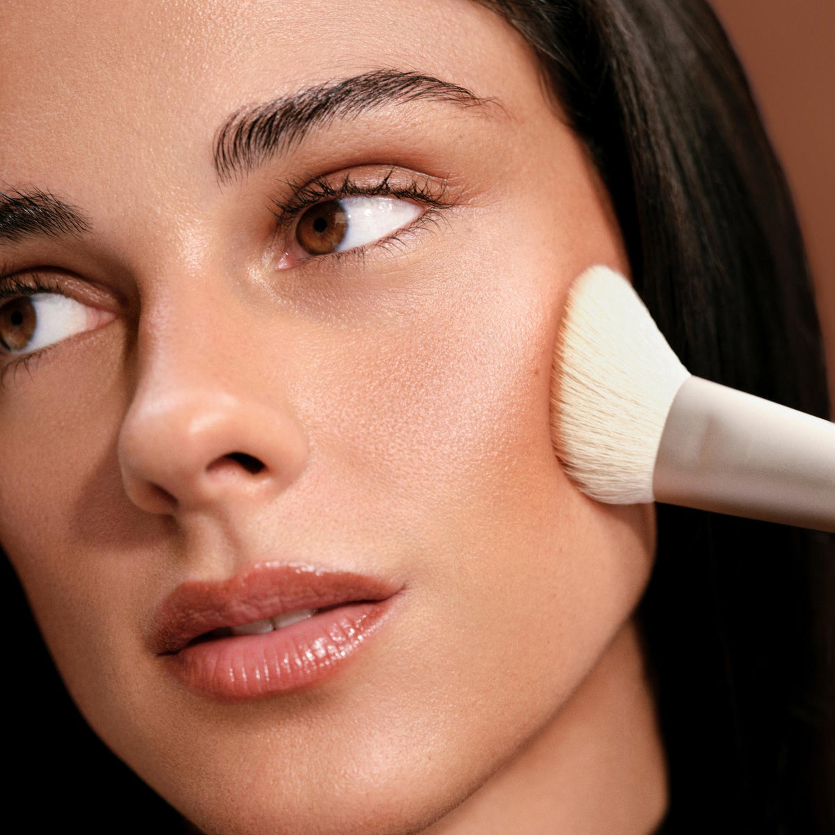 the-bronzer-brush-f8 Bronzer_Brush.jpg