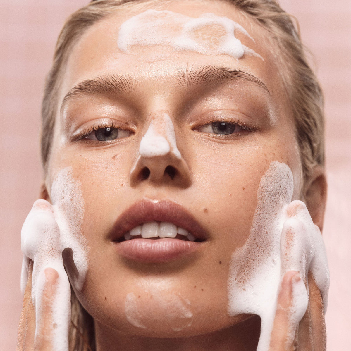 mini-pink-dewtm-gel-cleanser-r9 Pinnk-Dew-4.jpg